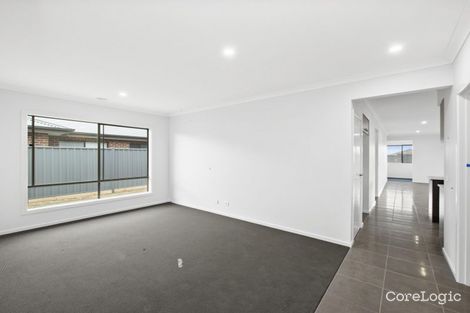 Property photo of 16 Kalamata Avenue Alfredton VIC 3350