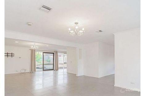 Property photo of 3 Seville Court Meadow Heights VIC 3048