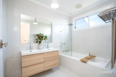 Property photo of 50 Thomas Mitchell Drive Wodonga VIC 3690