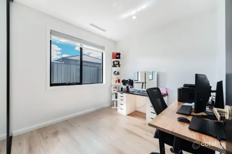 Property photo of 23 Darwinia Drive Mickleham VIC 3064