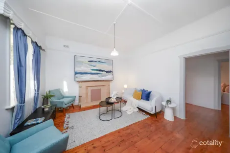 Property photo of 18 Roxburgh Street Ascot Vale VIC 3032