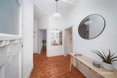 Property photo of 18 Roxburgh Street Ascot Vale VIC 3032