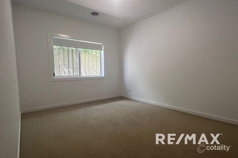 Property photo of 5 Gasnier Loop Boorooma NSW 2650