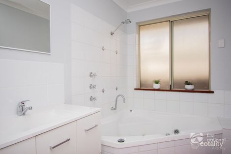 Property photo of 20 Lakeside Drive McKail WA 6330