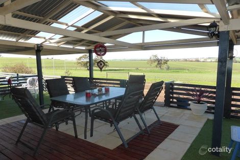 Property photo of 4 Carter Road York WA 6302
