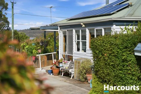 Property photo of 1 Flinders Street Beauty Point TAS 7270