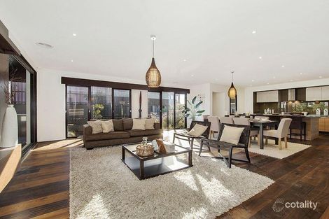 Property photo of 19 Peppermint Grove Taylors Hill VIC 3037