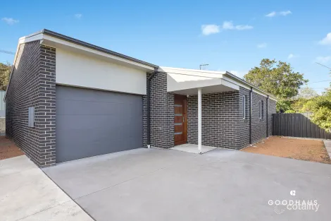 2/10a Lyster Pl, Melba, ACT 2615