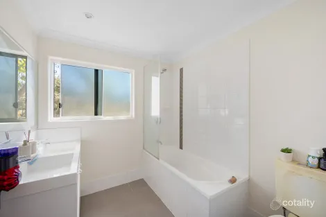 Property photo of 1/43 Butler Street New Auckland QLD 4680