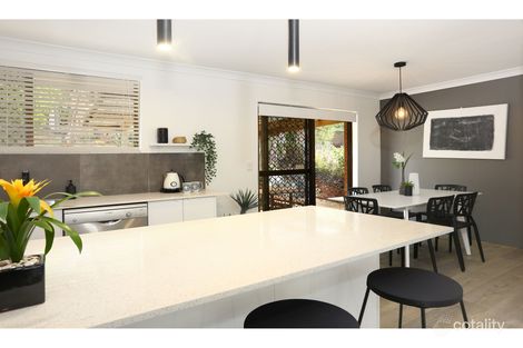 Property photo of 4 Macquarie Avenue Molendinar QLD 4214