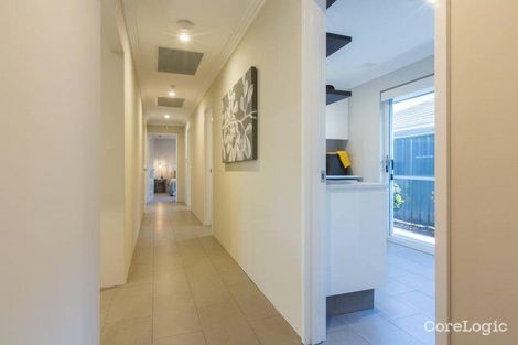 Property photo of 15 Torridge Approach Piara Waters WA 6112