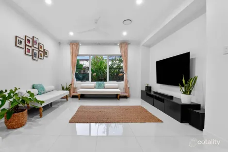 Property photo of 36 Barossa Way Spring Mountain QLD 4300