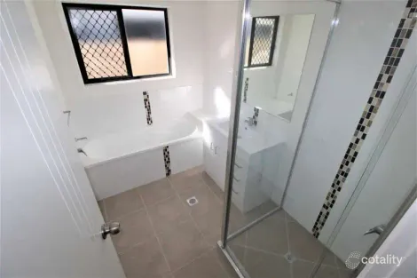 Property photo of 13 Orangeberry Circuit Mount Low QLD 4818