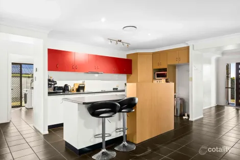 Property photo of 1 Garvan Court Highfields QLD 4352