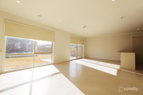 Property photo of 7 Brousard Street Werribee VIC 3030