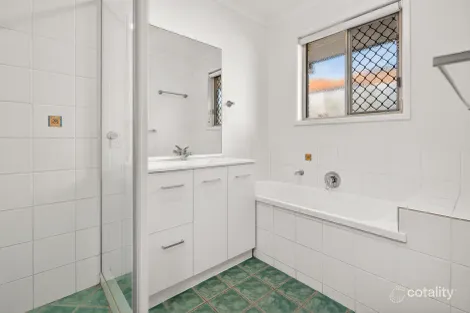Property photo of 3 Glengarry Lane Raceview QLD 4305
