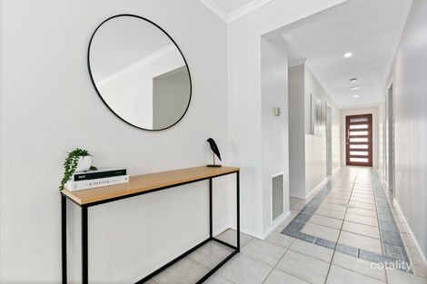Property photo of 14 Liverpool Circuit Craigieburn VIC 3064