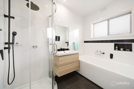 Property photo of 32 Jeffrey Street Keilor East VIC 3033