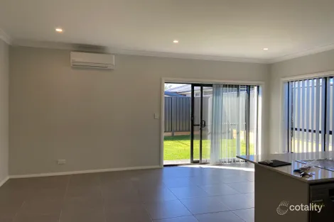 Property photo of 14 Roy Crescent Thirlmere NSW 2572