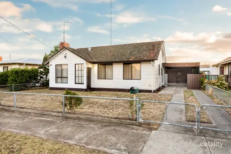 Property photo of 21 Wattle Avenue Wendouree VIC 3355