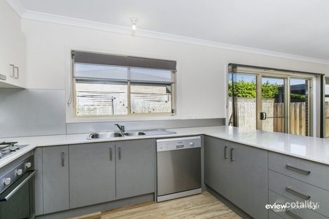 Property photo of 2/2 Anderson Street Pakenham VIC 3810