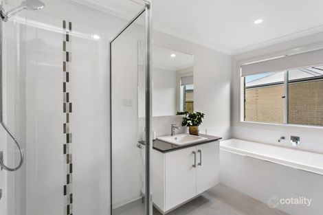 Property photo of 32 Carriage Drive Warragul VIC 3820