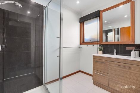Property photo of 15 Stradbroke Way Wyndham Vale VIC 3024