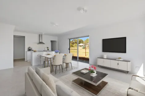 21 Logan-Wedderburn Rd, Wedderburn, VIC 3518