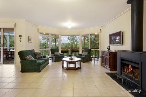 Property photo of 15 Thompson Crescent Research VIC 3095