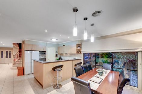 Property photo of 3 Holder Place Berwick VIC 3806