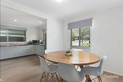 Property photo of 24 Roseberry Parade Wynnum West QLD 4178