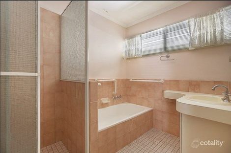 Property photo of 24 Roseberry Parade Wynnum West QLD 4178