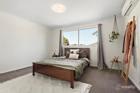 Property photo of 77 Winners Circle Aspendale Gardens VIC 3195