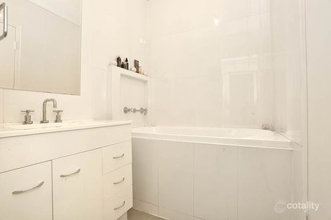 Property photo of 2/72-76 Ormond Road Ascot Vale VIC 3032