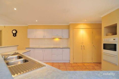 Property photo of 8 Bartok Place Mount Ommaney QLD 4074