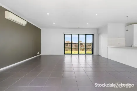 Property photo of 12 College Avenue Traralgon VIC 3844