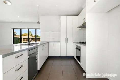 Property photo of 12 College Avenue Traralgon VIC 3844