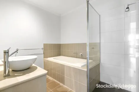 Property photo of 12 College Avenue Traralgon VIC 3844