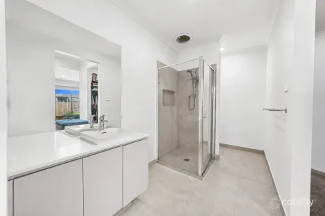 Property photo of 150 Atherstone Boulevard Strathtulloh VIC 3338