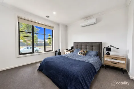 Property photo of 150 Atherstone Boulevard Strathtulloh VIC 3338