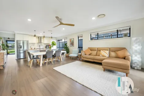 Property photo of 40 Bartlett Crescent Calderwood NSW 2527