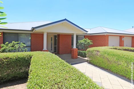 Property photo of 19 Birri Place Glenfield Park NSW 2650
