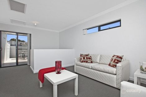 Property photo of 33/1-15 Tulloch Drive St Clair SA 5011