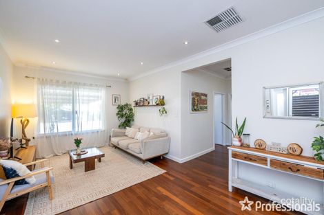 Property photo of 7 Cambridge Road Forrestfield WA 6058