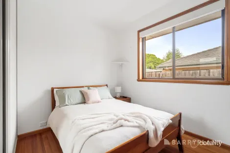 Property photo of 82 Broadhurst Avenue Reservoir VIC 3073