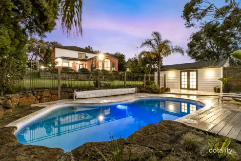 8 Carroll Rd, Highton, VIC 3216