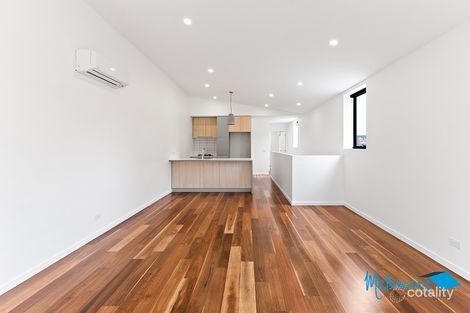 Property photo of 1 Sharp Circuit Mill Park VIC 3082