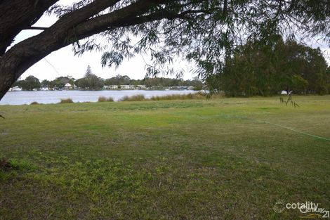 Property photo of 16 Rest Point Parade Tuncurry NSW 2428