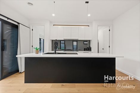 Property photo of 12 Shale Way Wollert VIC 3750