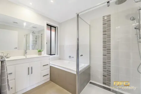 Property photo of 1/36 McLeod Road St Albans VIC 3021